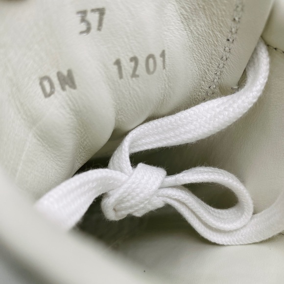 Authentic Women’s City Court Leather Sneakers SIZE 7 NWB - Picture 7 of 9